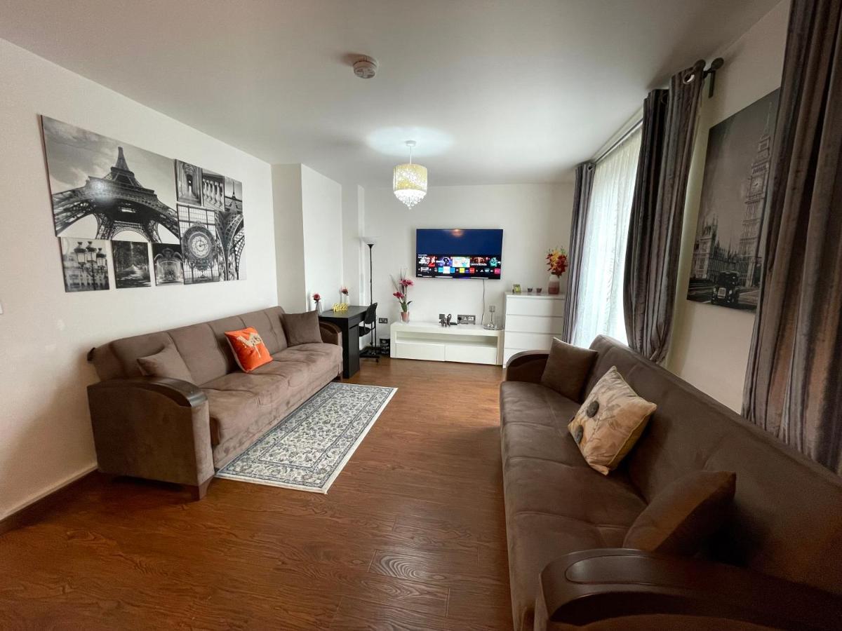 London Stratford Luxury House, 5 Minutes Walk Station, Westfield, 3 Bedrooms 3 Bathrooms, Reception, Garden, Parking Exterior foto